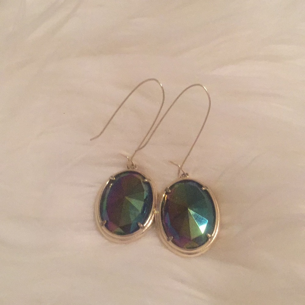 Iridescent Kendra Scott earrings!!!